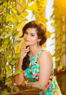 Actress Ramya Pandiyan Cute Pics Tamil Gallery