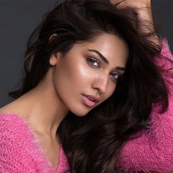 Jhataleka Malhotra Hindi Model