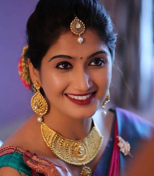 Kannada Movie Actress Apeksha Purohit