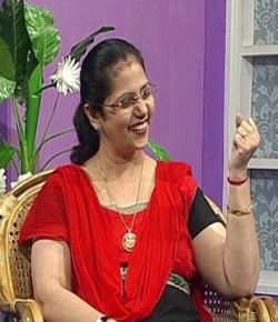 Dr Meenakshi Bajaj Tamil Anchor