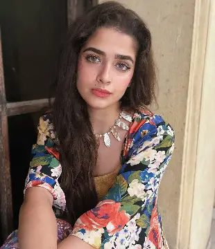 Urdu Actress Aniqa Zulfiqar