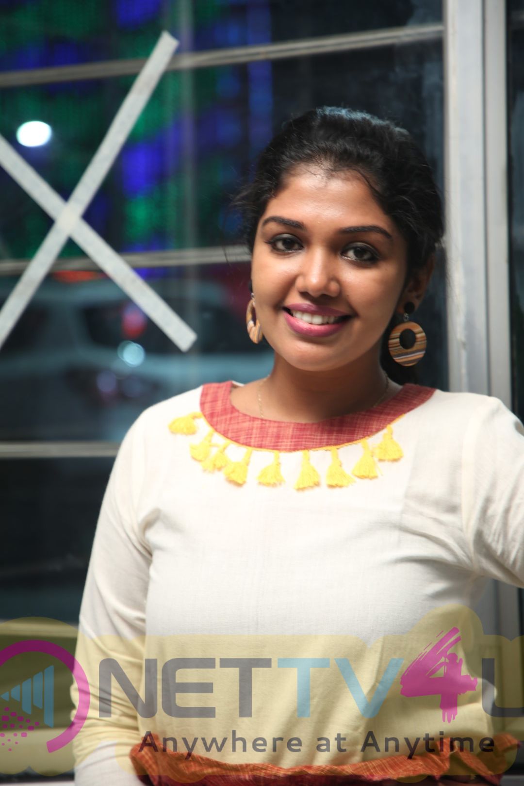 Actress Riythvika Exclusive Interview Images Tamil Gallery