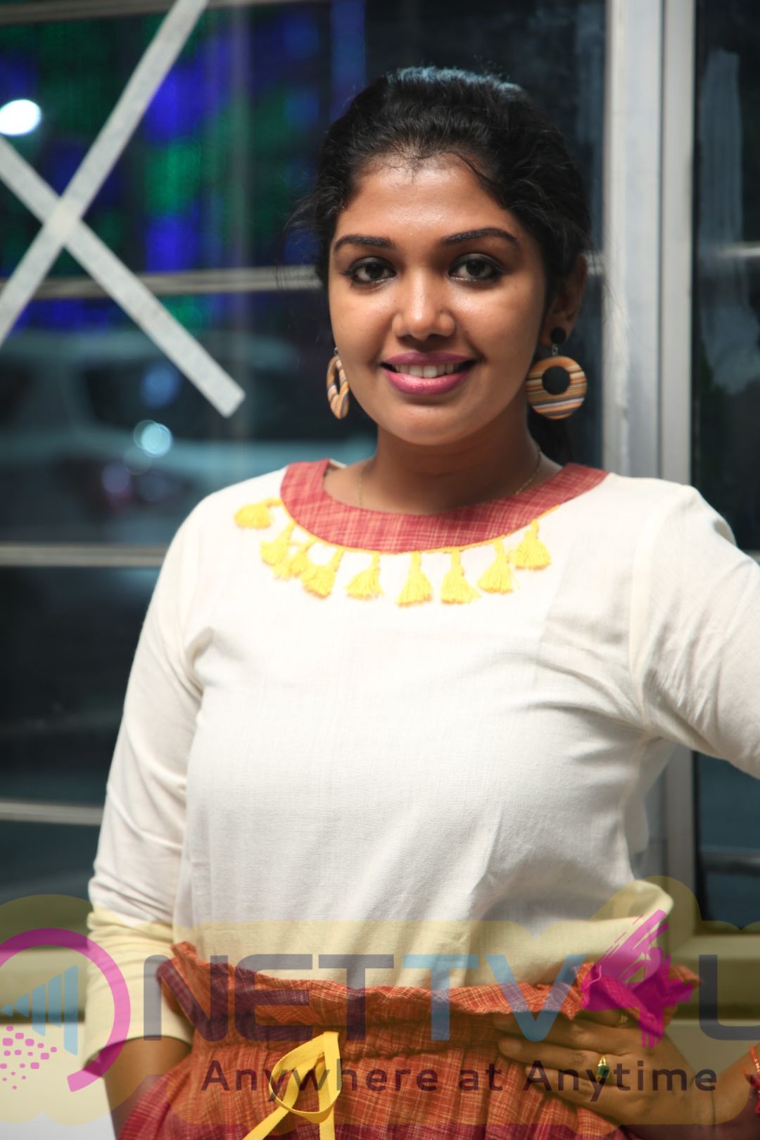Actress Riythvika Exclusive Interview Images Tamil Gallery