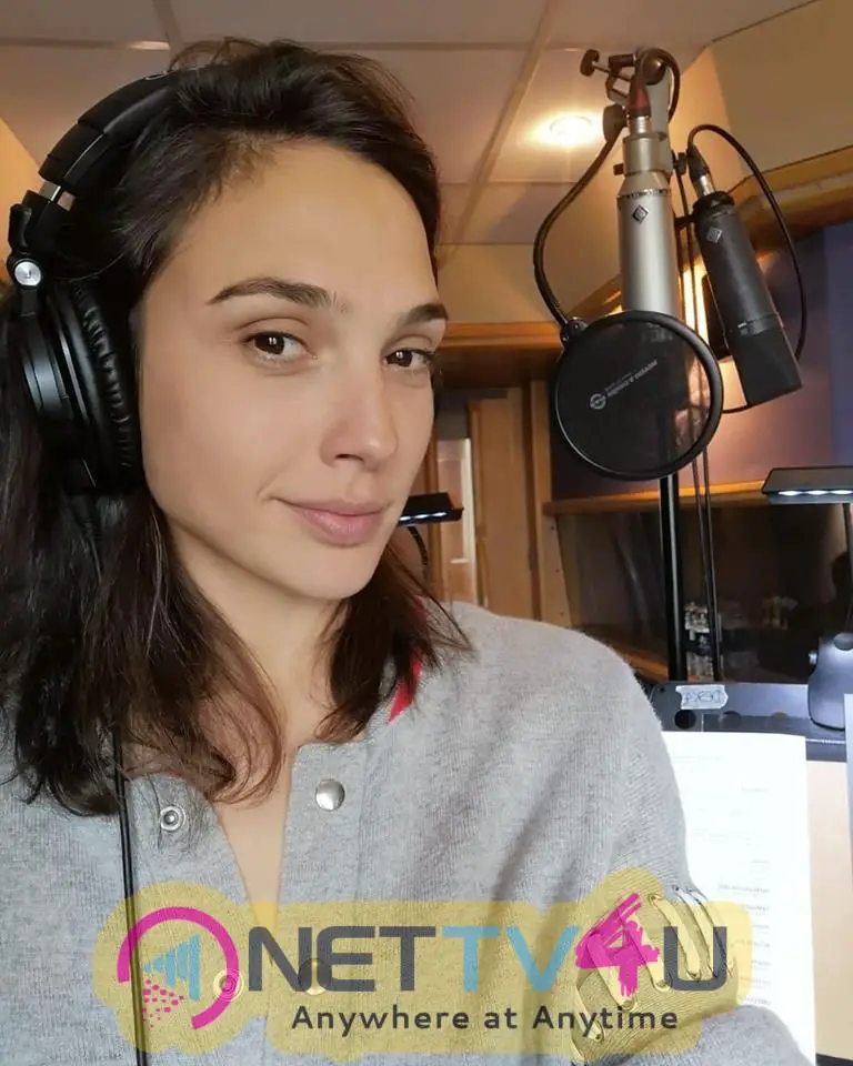 Actress Gal Gadot Charming Pics  English Gallery