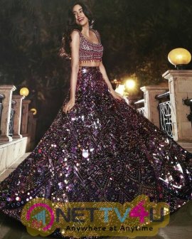 Actress Janhvi Kapoor Lovely Pics Hindi Gallery