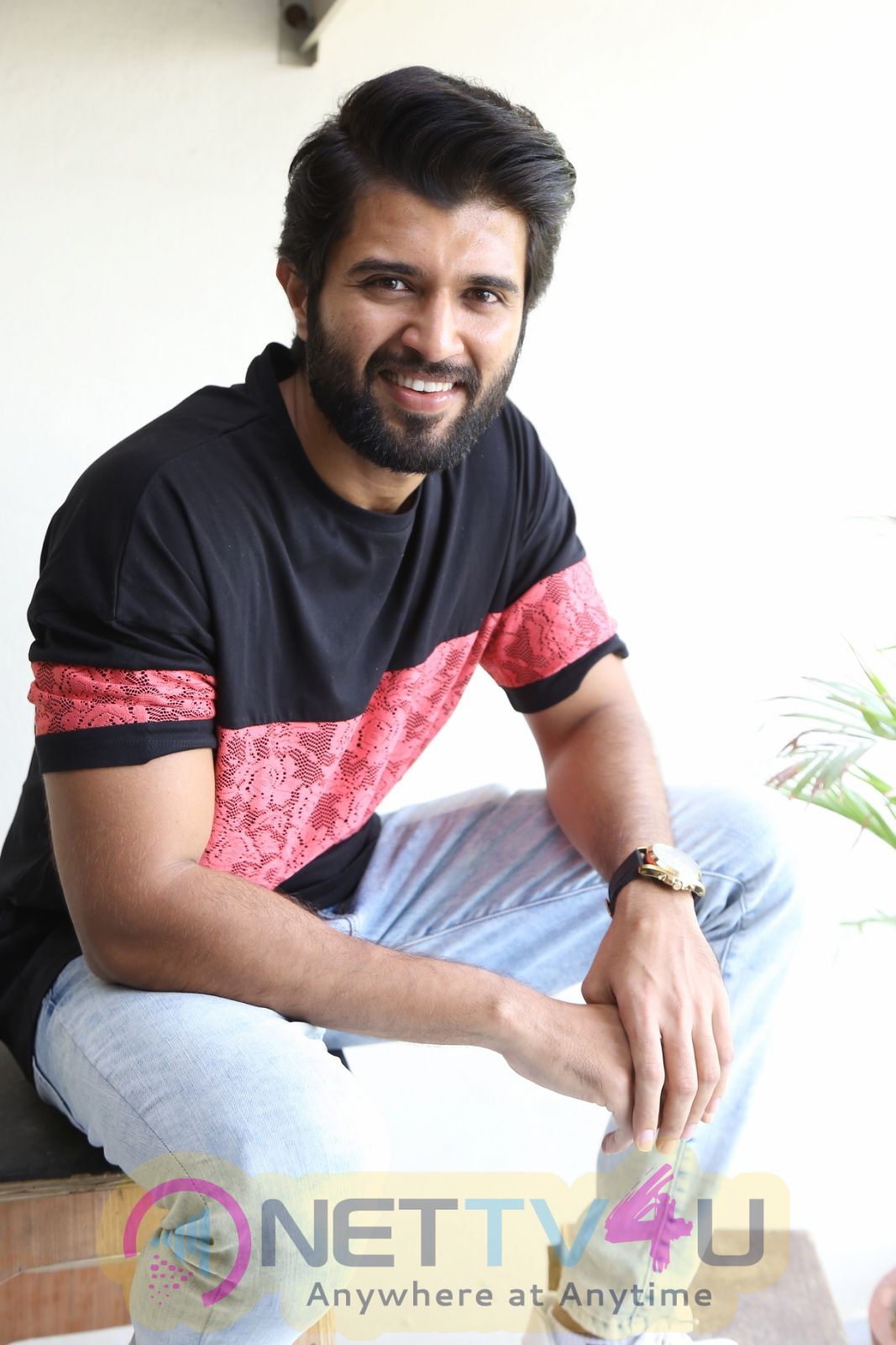 Actor Vijay Deverakonda Handsome Stills Telugu Gallery