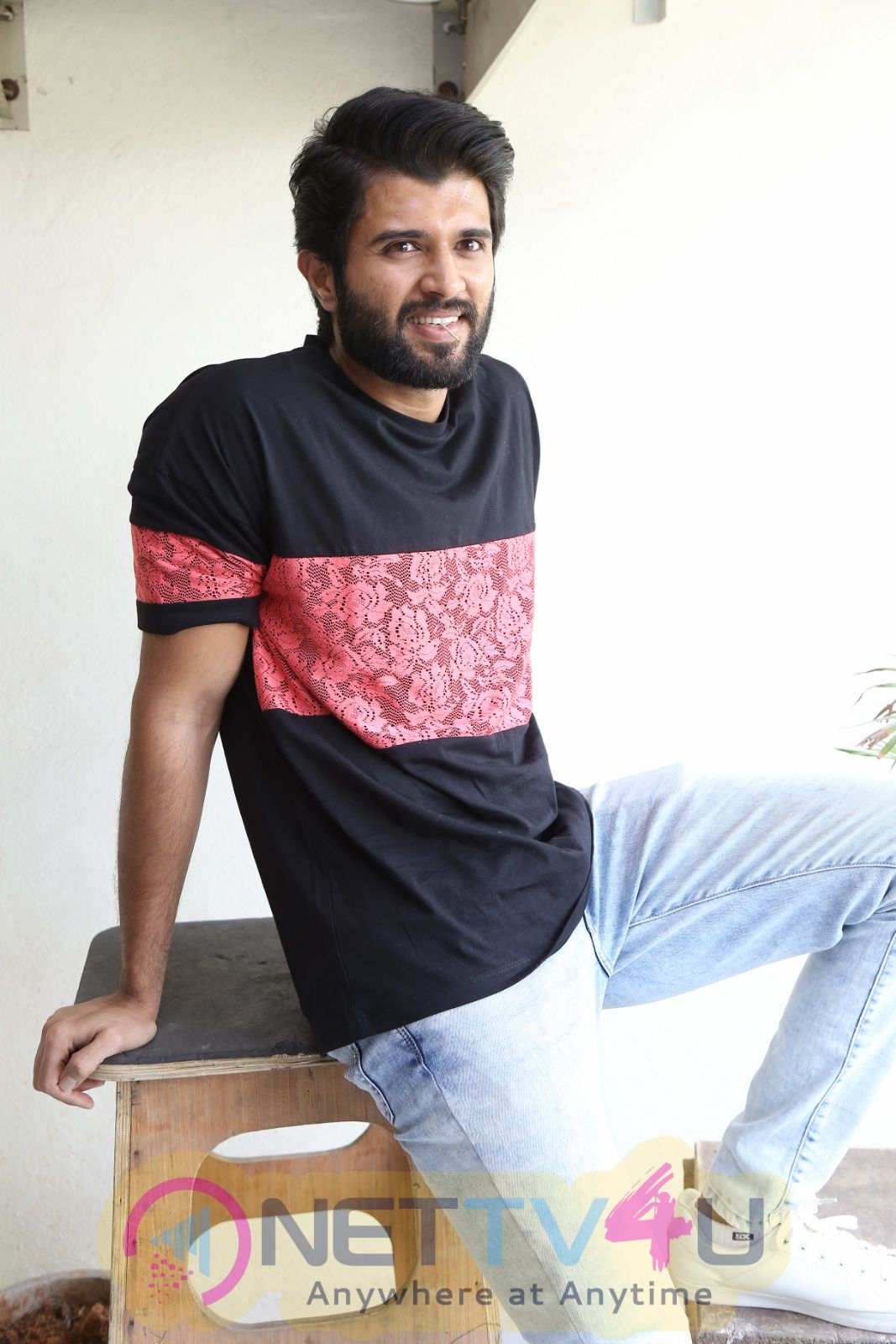 Actor Vijay Deverakonda Handsome Stills Telugu Gallery