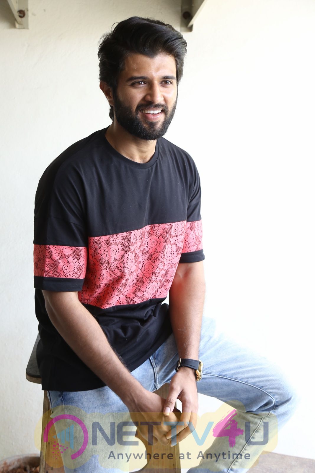 Actor Vijay Deverakonda Handsome Stills Telugu Gallery