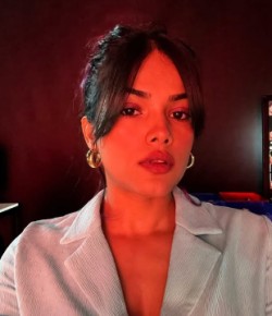 Shreya Rane Hindi Fashion Stylist