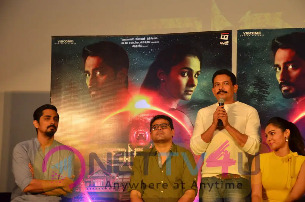 Aval Movie Trailer Launch Attractive Stills Tamil Gallery