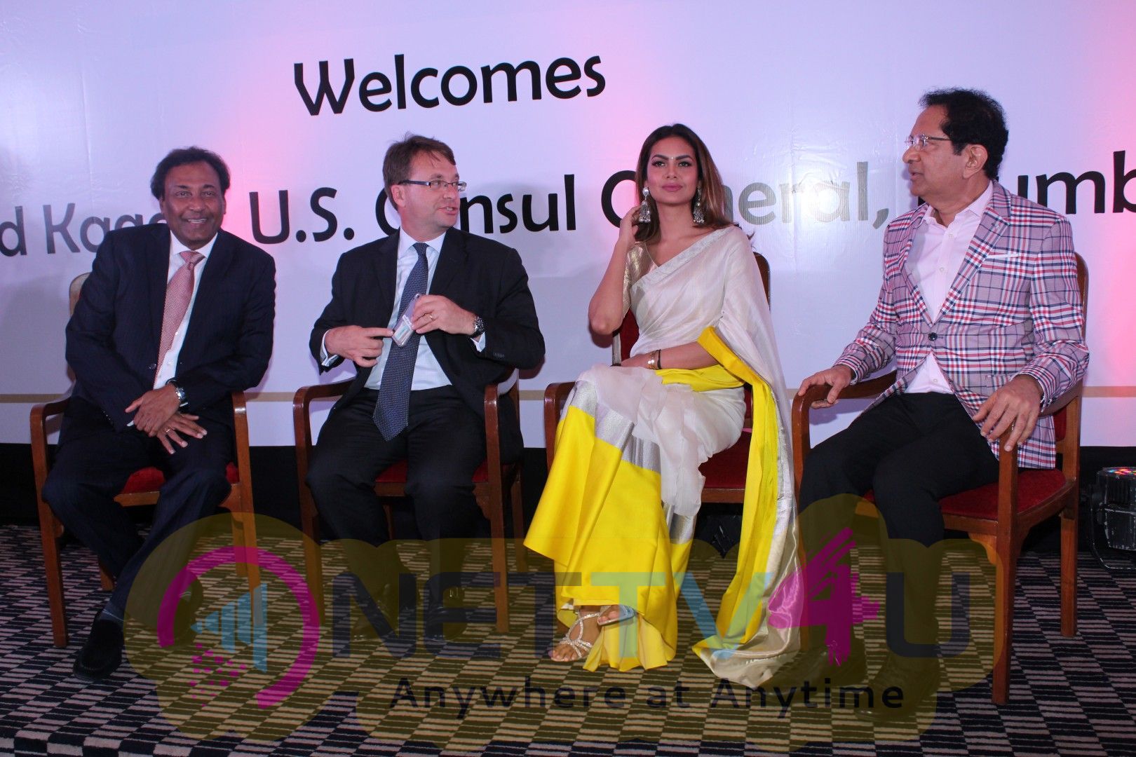 Esha Gupta At Press Meet Of Namaste America Pics Hindi Gallery
