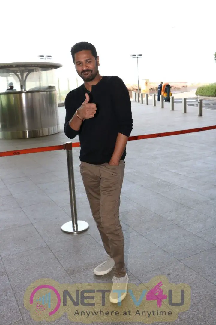 Prabhu Deva Spotted At International Airport Images Tamil Gallery