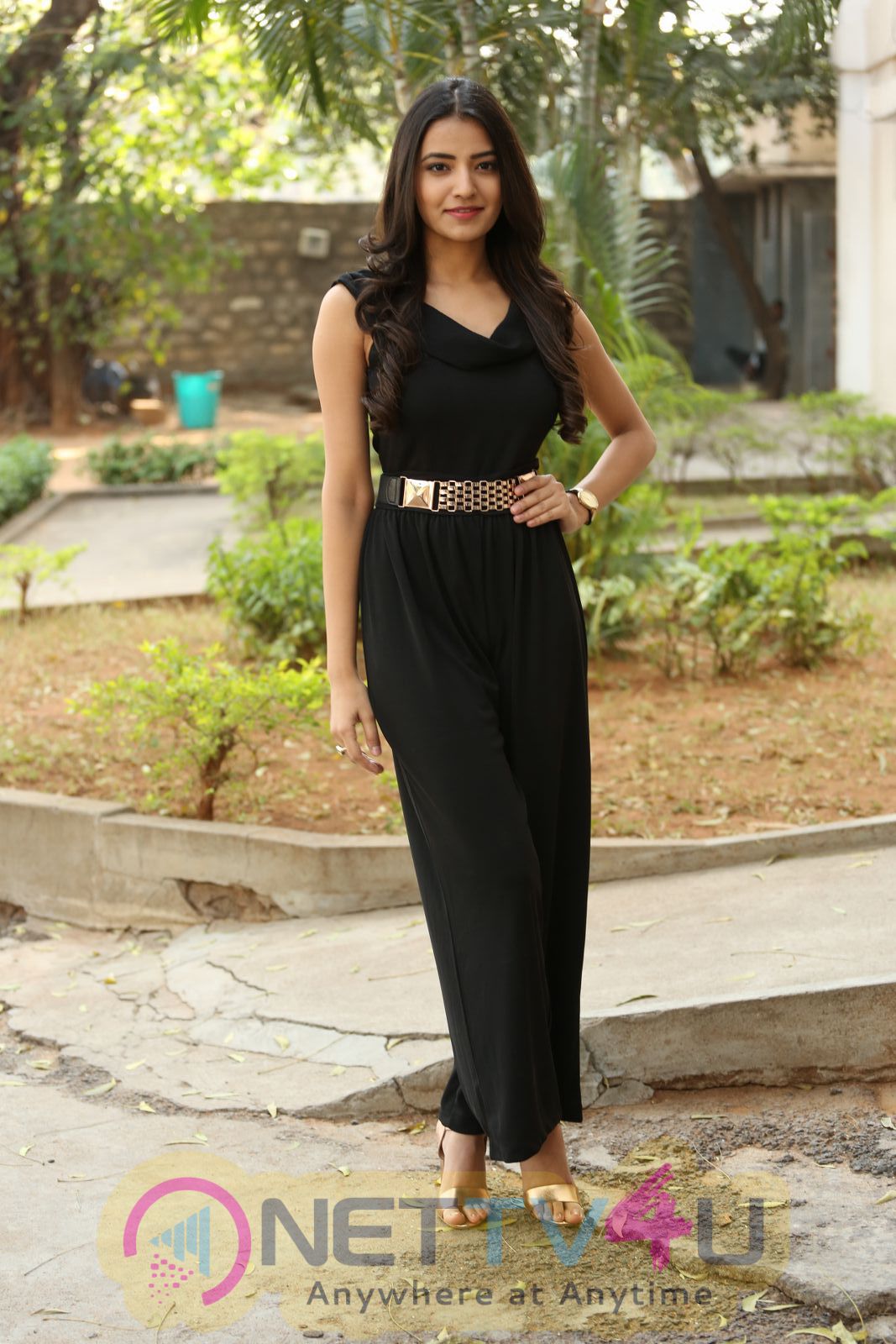 Actress Ruxer Mear New Stylish Pics Telugu Gallery