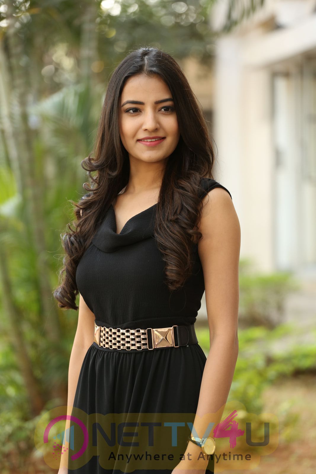 Actress Ruxer Mear New Stylish Pics Telugu Gallery