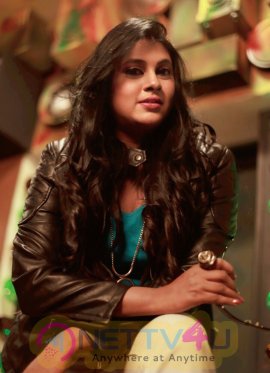 Actress Puvisha Lovely Stills Tamil Gallery