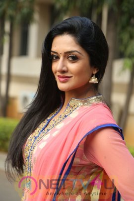 Favourite Actress Vimala Raman Prepossessing Photos Telugu Gallery