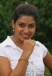 Tamil Movie Actress Aaradhya