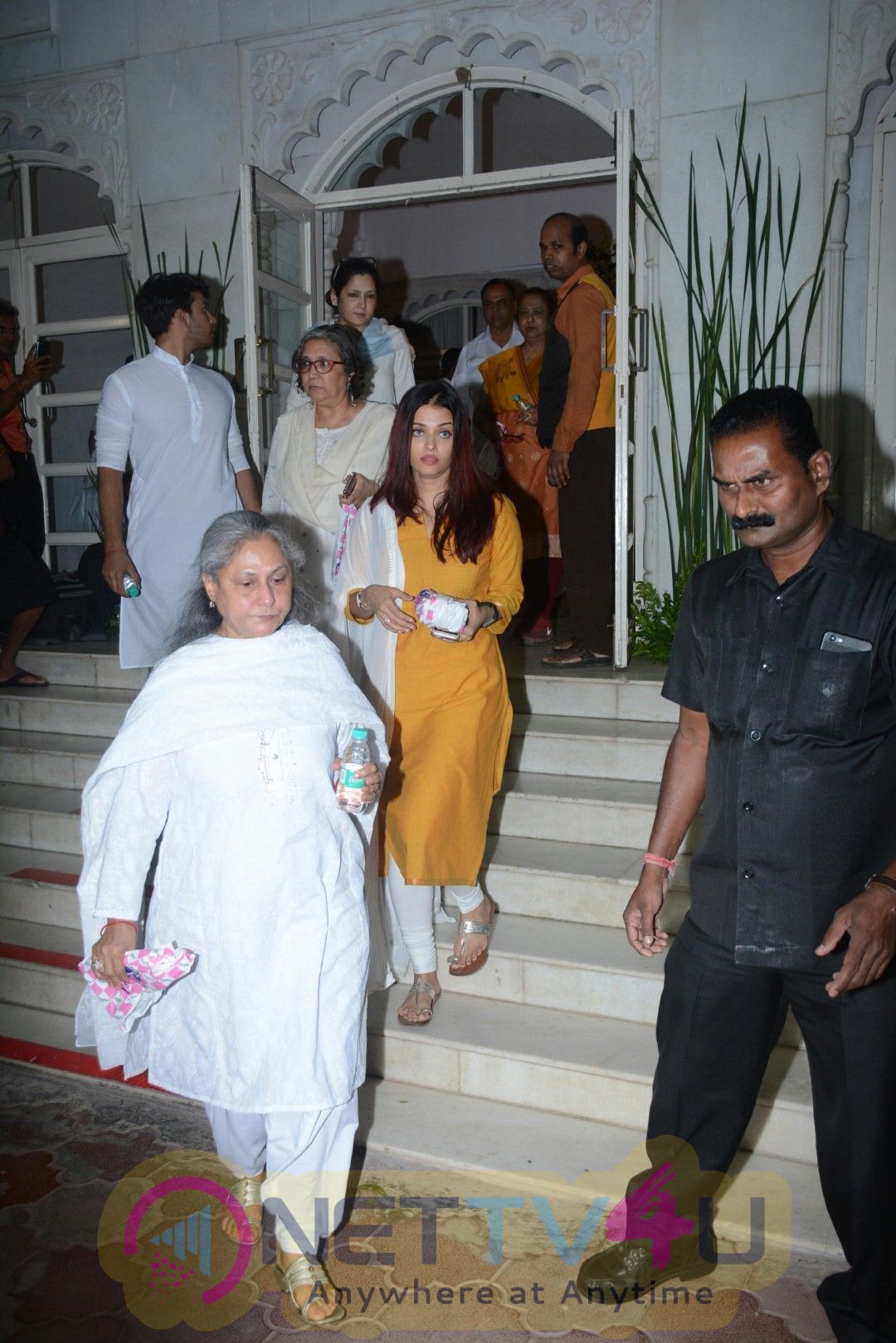 Aishwarya Rai Bachchan At Shammi Aunty's Prayer Meet Images Hindi Gallery