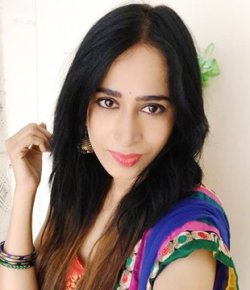 Reyna Vashishtha Hindi Dancer