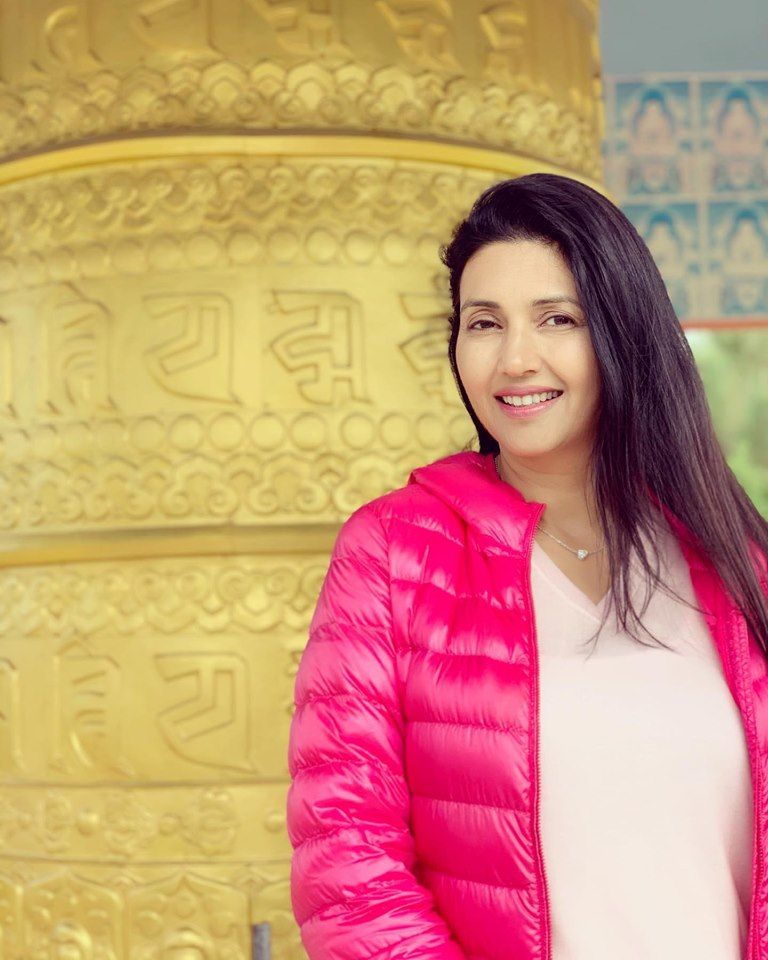 Actress Deepti Bhatnagar Lovely Stills Kannada Gallery