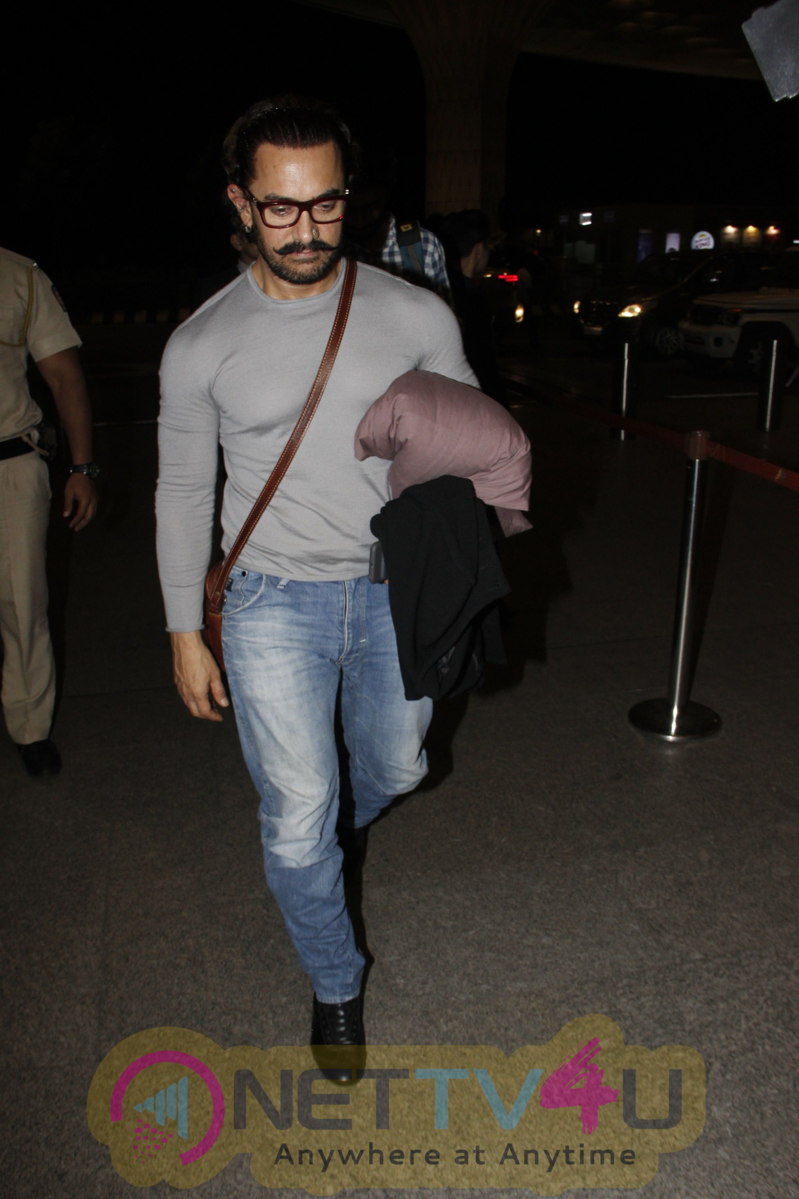 Actor Aamir Khan Spotted At Airport Stills Hindi Gallery