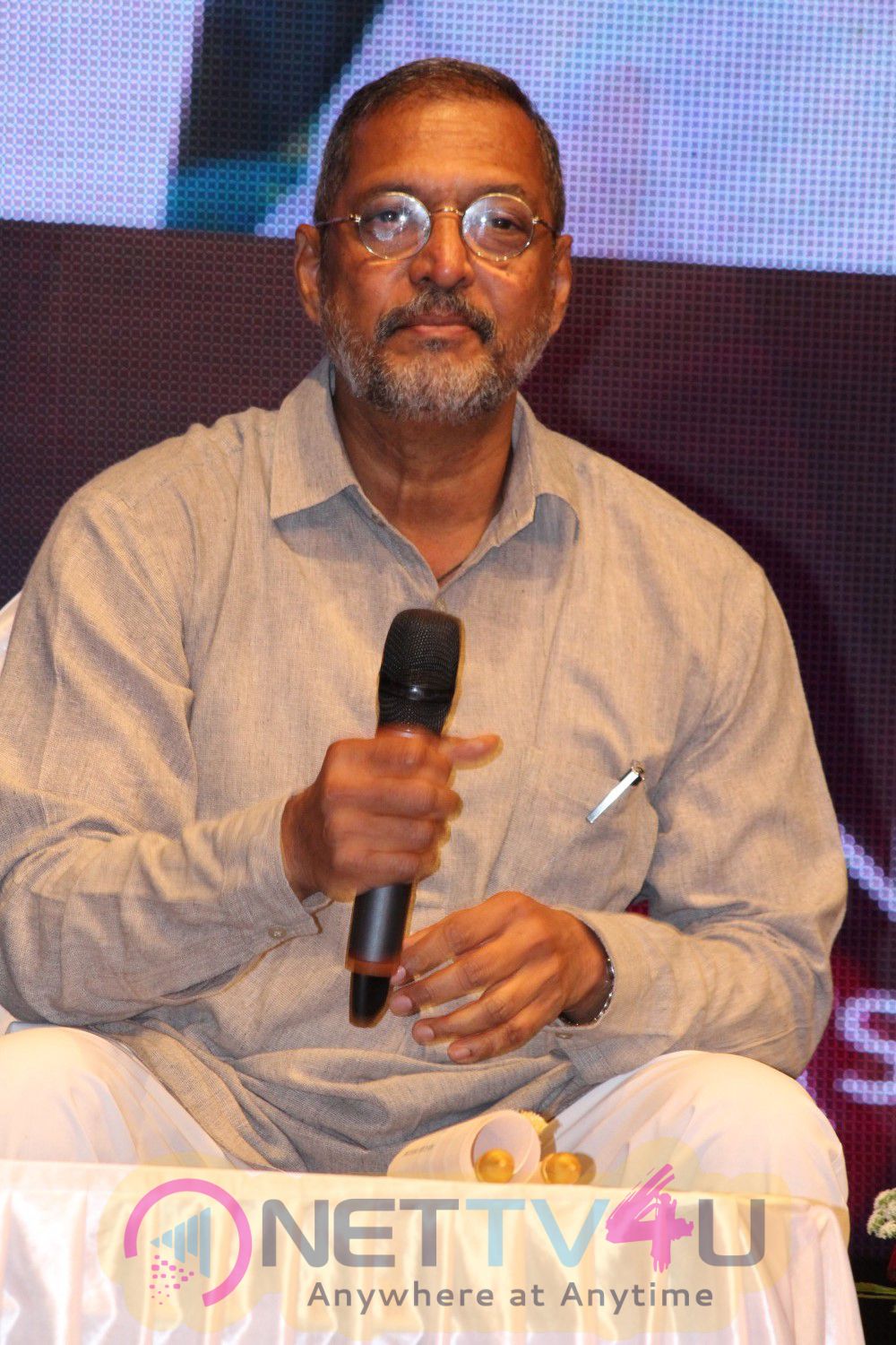 Prasoon Joshi In Conversation With Nana Patekar My Idea Of India Photos Hindi Gallery