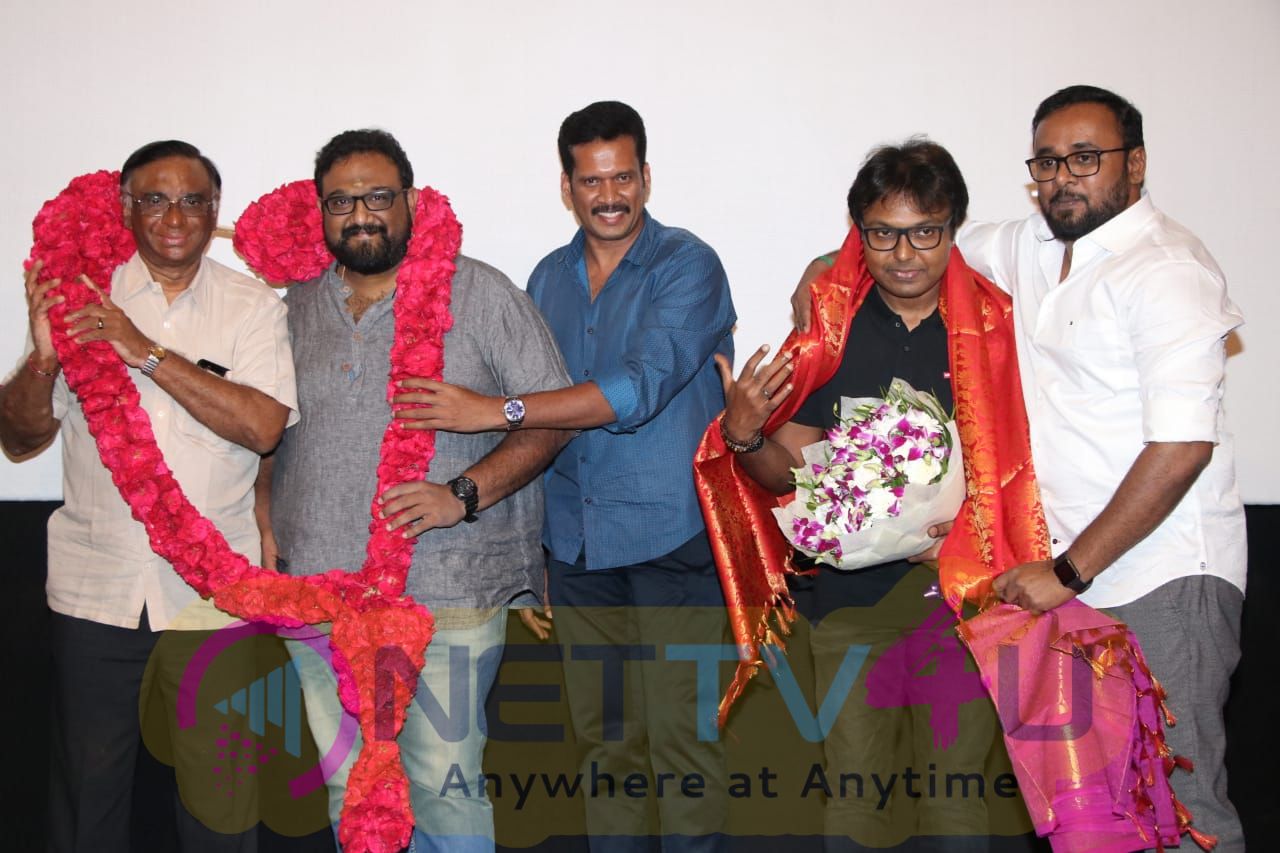 Viswasam Movie Distributors Honor Siva And Thyagarajan For Super Hit Success Stills Tamil Gallery