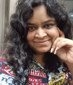 Nikita Okhade Hindi Writer