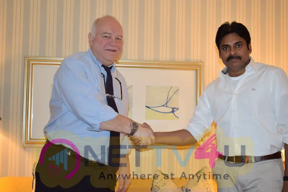 Pawan Kalyan Meet To Prof Steve Pretty Photos Telugu Gallery