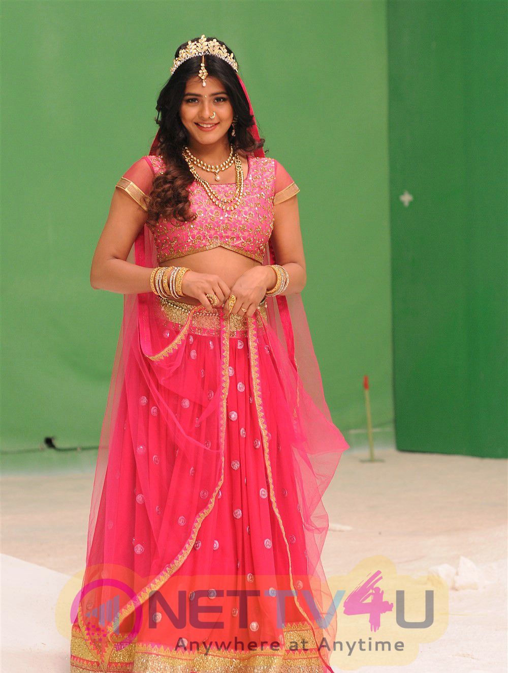 Actress Heeba Patel Gorgeous Photoshoot Telugu Gallery