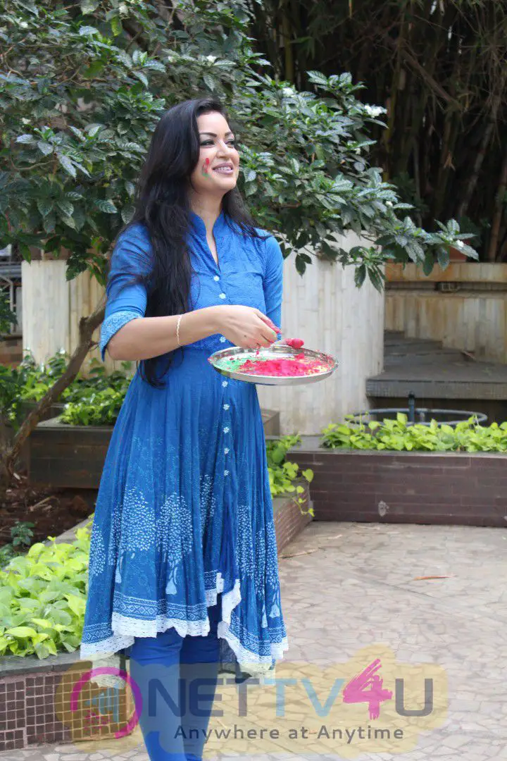 Exclusive Interview With Maryam Zakaria For Holi Celebration Dazzling Photo Hindi Gallery
