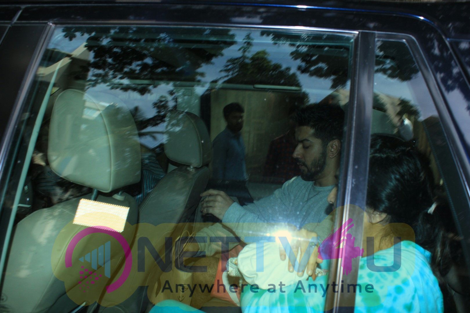 Rohit Dhawan With His Wife Discharge In Hinduja Hospital Bandra Images Hindi Gallery