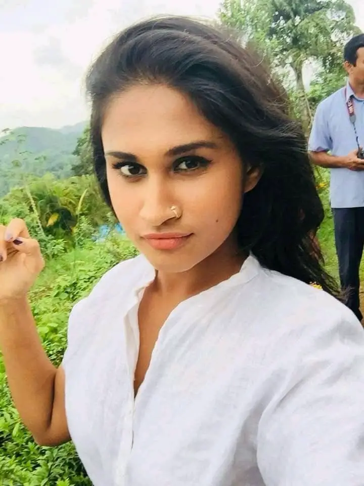 Sinhala Actress Thushini Fernando