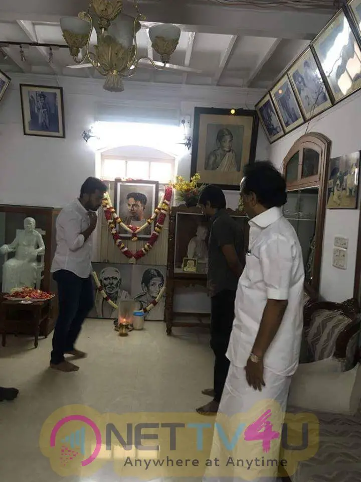 Actor Karthi Met M.K.Stalin In His House Pics Tamil Gallery