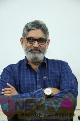 Director Suresh Chandra Menon Good Looking Photos Tamil Gallery