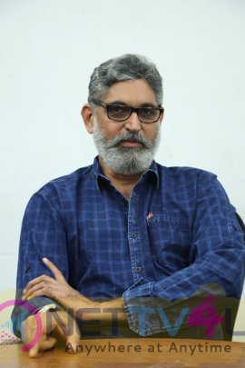 Director Suresh Chandra Menon Good Looking Photos Tamil Gallery