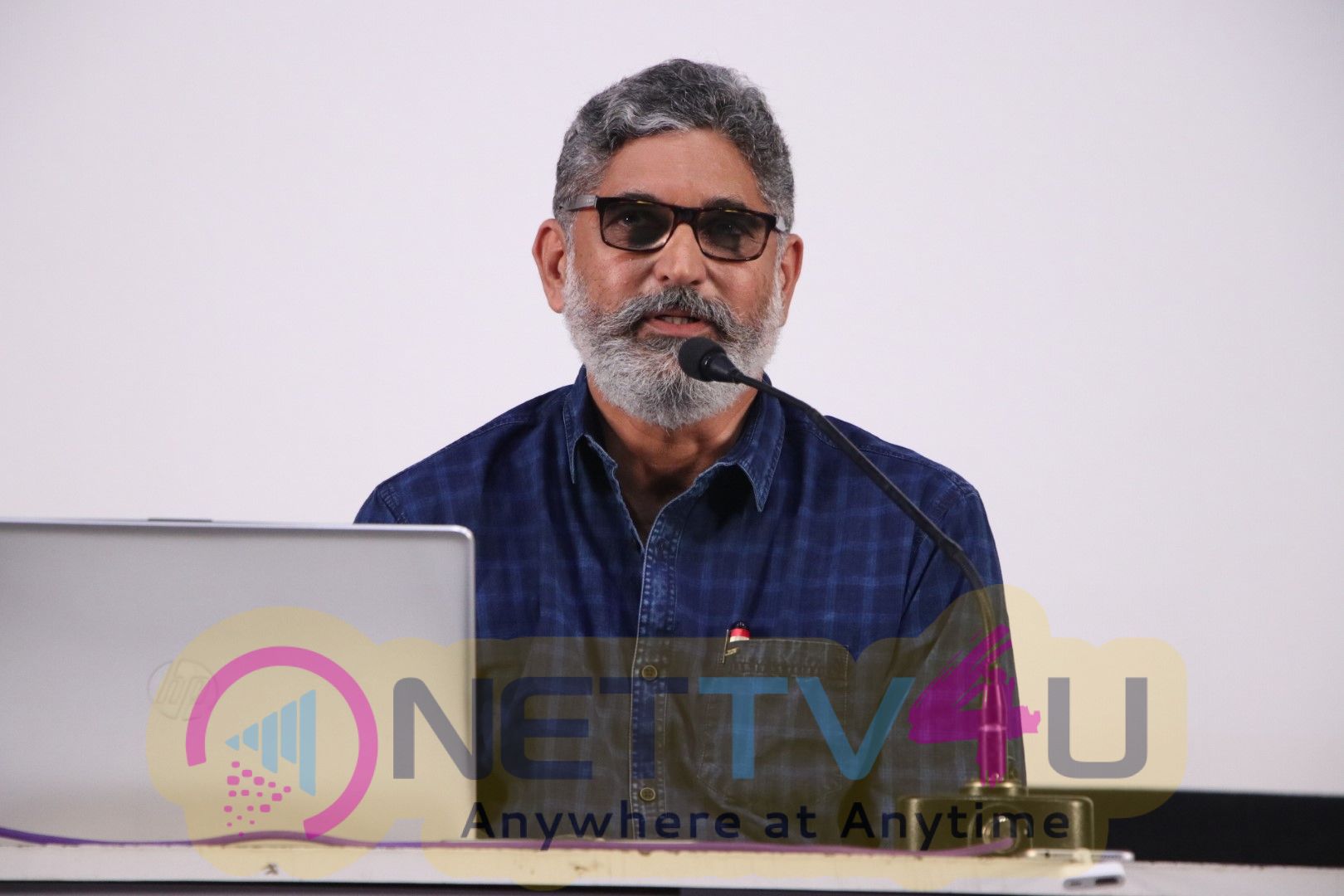 Director Suresh Chandra Menon Good Looking Photos Tamil Gallery