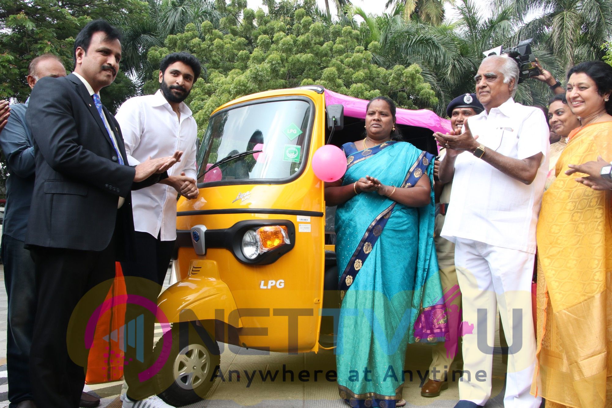 Pink Autos Are Introduced By The Rotary Club International For The Women Stills Tamil Gallery