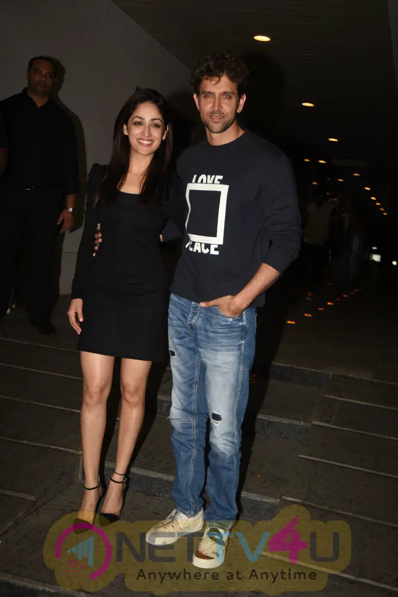 Hrithik Roshan Celebrates 43rd Birthday With Ex Wife Sussanne, Yami Gautam And His Family Photos Hindi Gallery