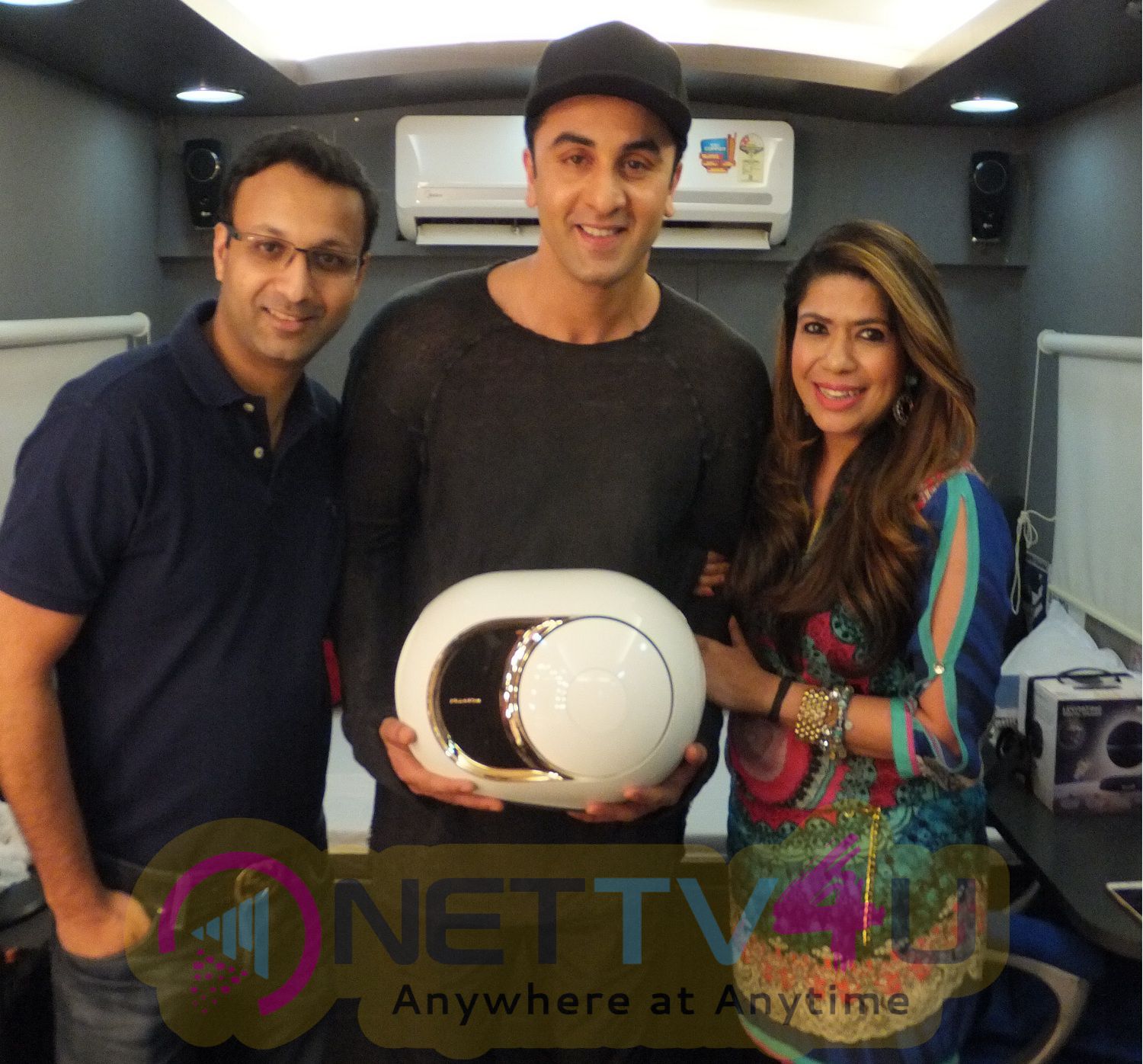 Shah Rukh Khan, Ranbir Kapoor, Alia Bhatt Enhance Their Homes With The New & Advanced Gold Phantom Speaker Hindi Gallery