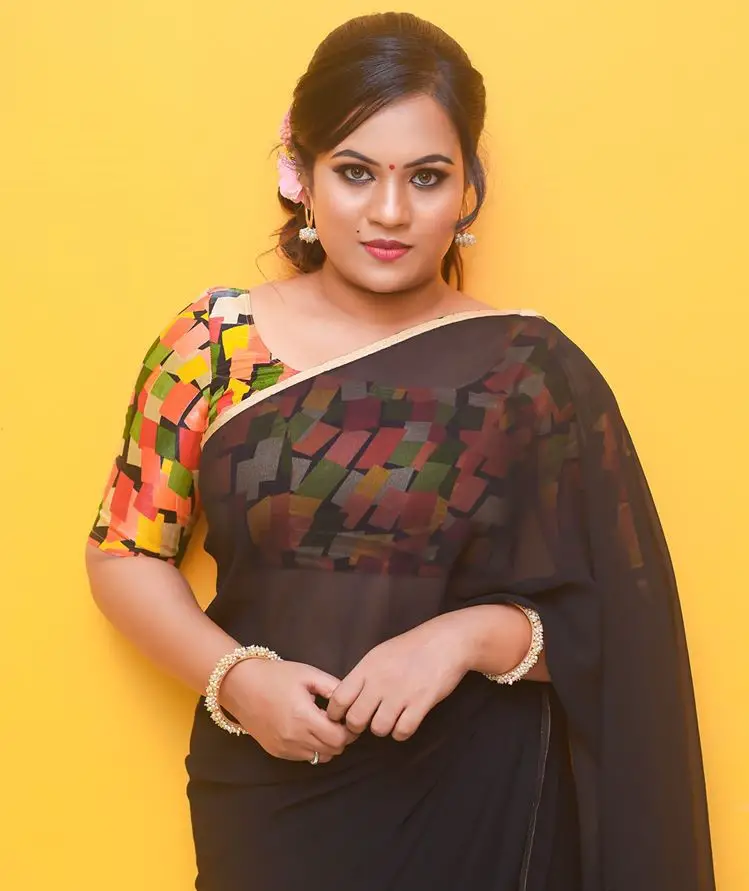 Tamil Movie Actress Reyaa Hari