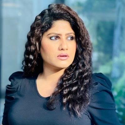 Hindi News Anchor Kumkum Binwal