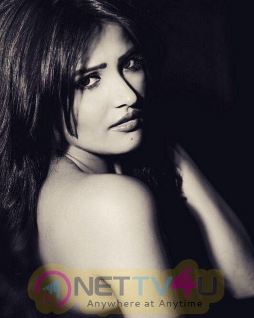 Actress Nimisha Mehta Sexy Stills Hindi Gallery