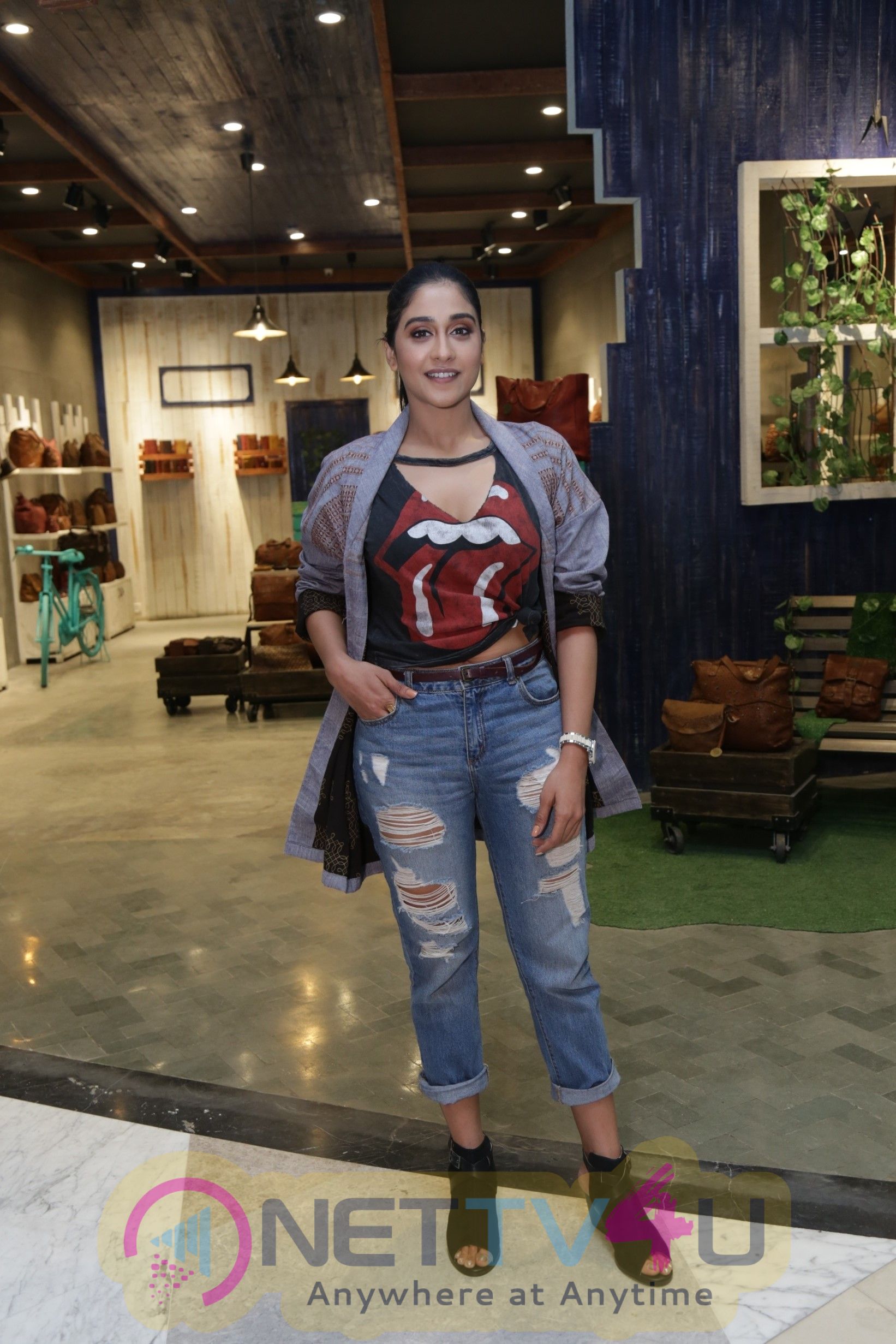 Actress Reginaa Cassandraa Launches 'kompanero' Ss' 18 Vintage Leather Accessories & Footwear Brand At Palladium Mall Pics Tamil