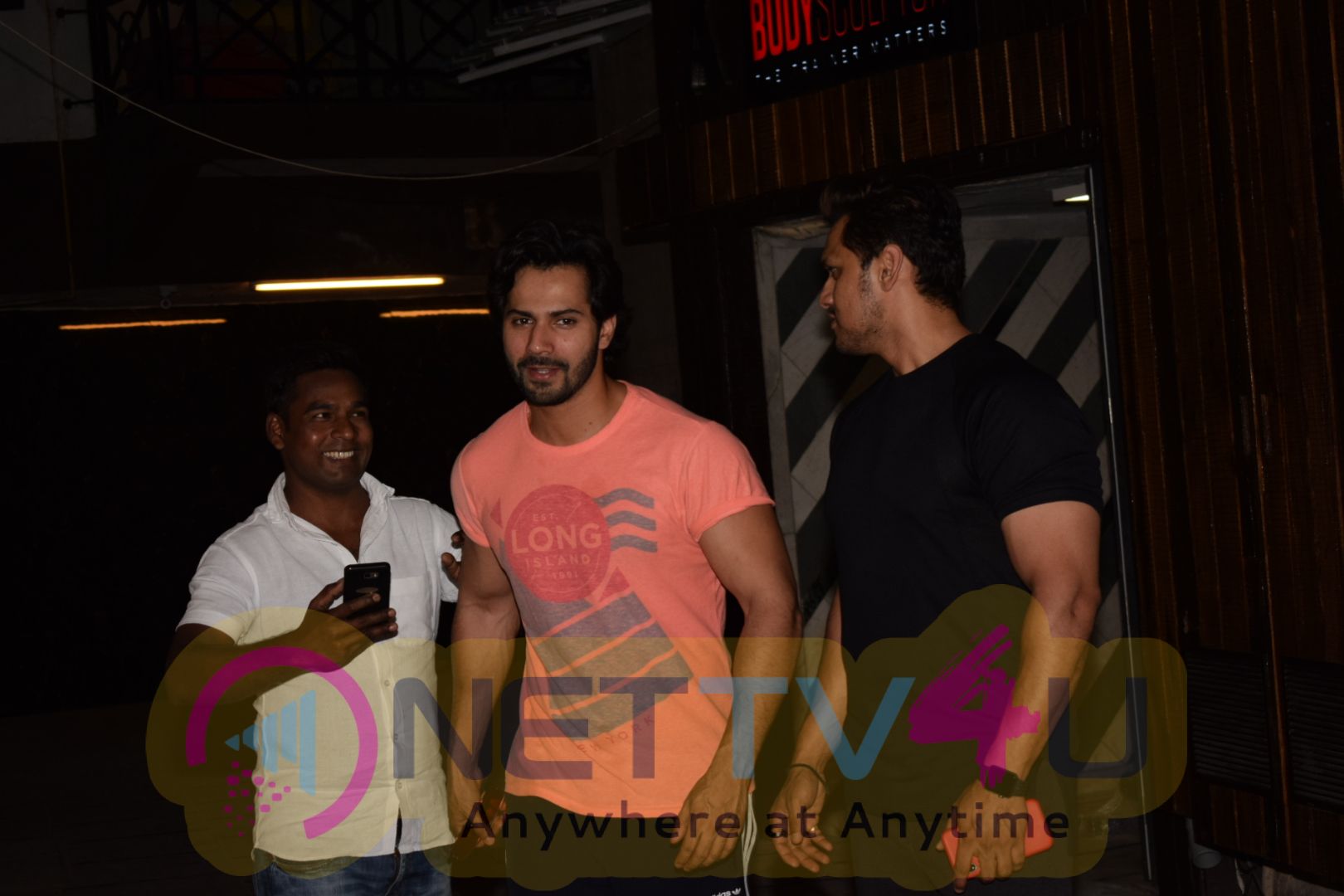  Varun Dhawan Spotted At Gym In Juhu Exclusive Stills Hindi Gallery