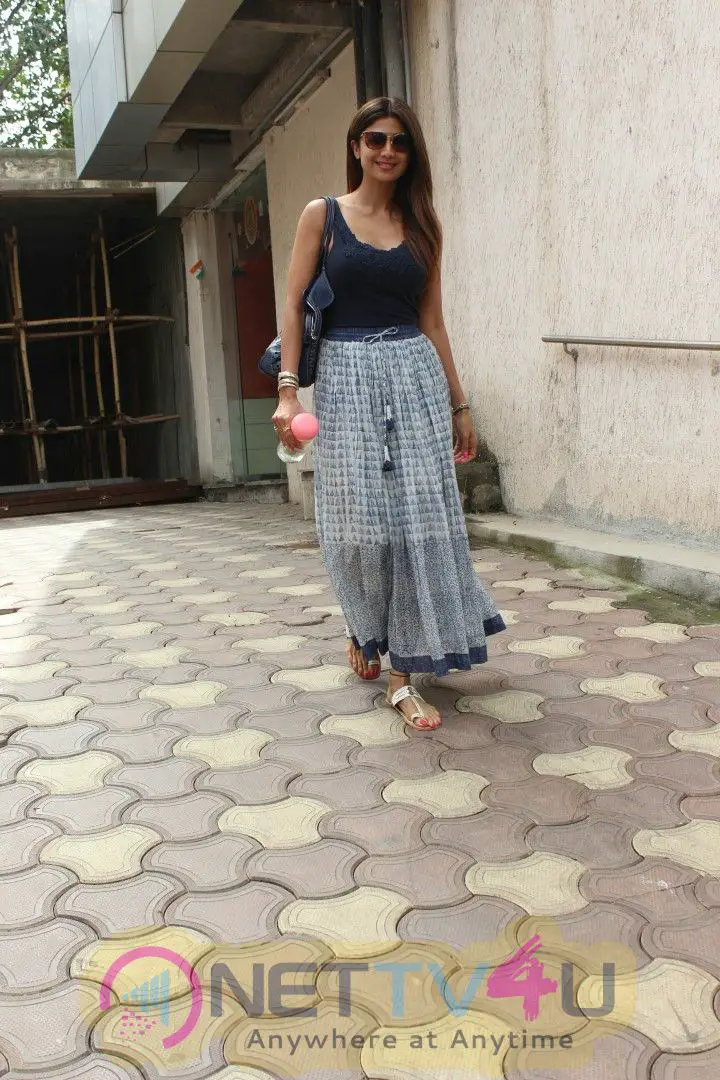Shilpa Shetty Spotted At Bandra Beautiful  Pics Hindi Gallery