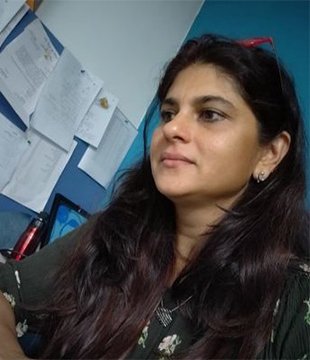 Hindi Writer Aparna Padgaonkar