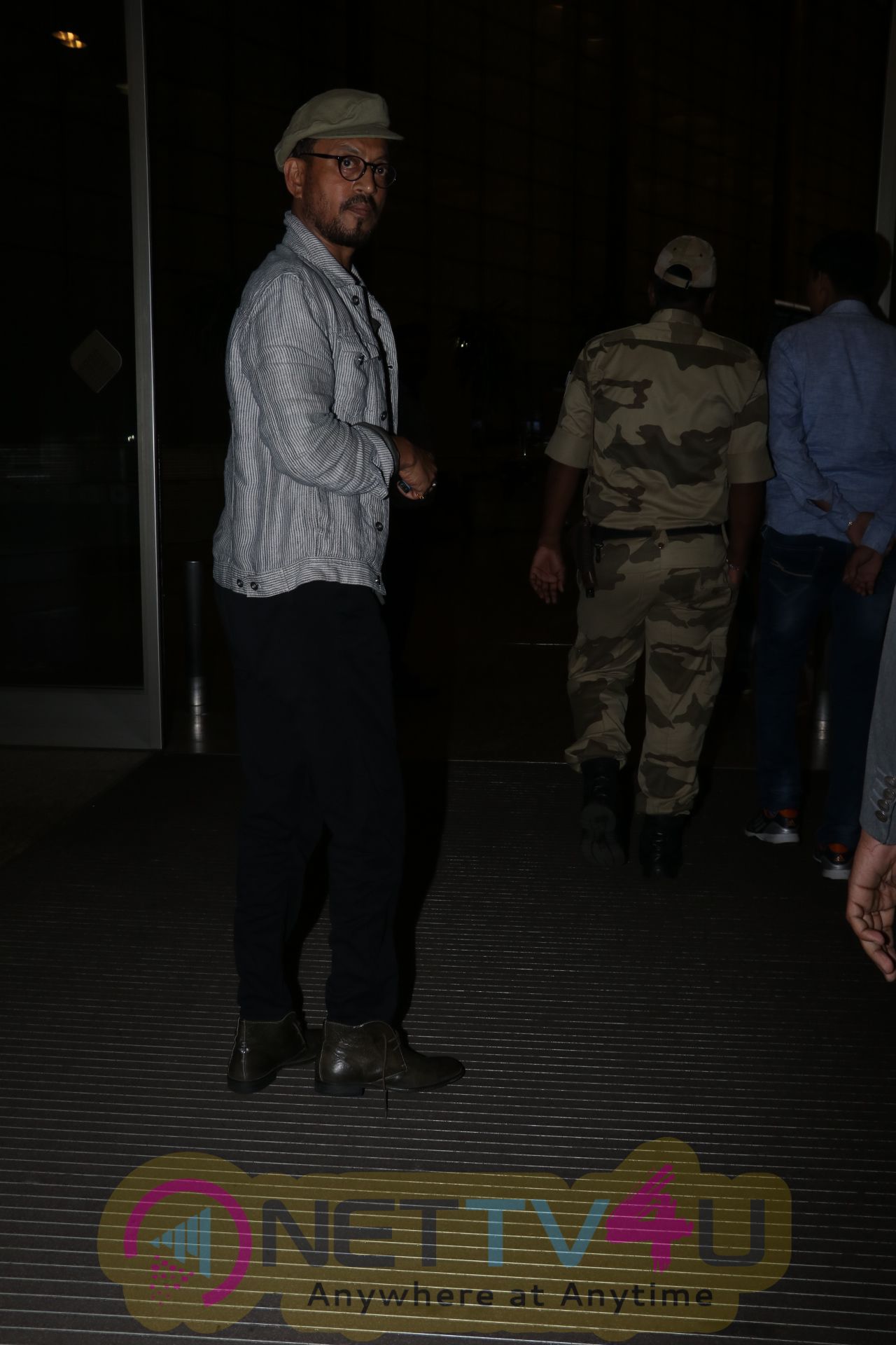 Actor Irrfan Khan Spotted At Airport Stills Hindi Gallery