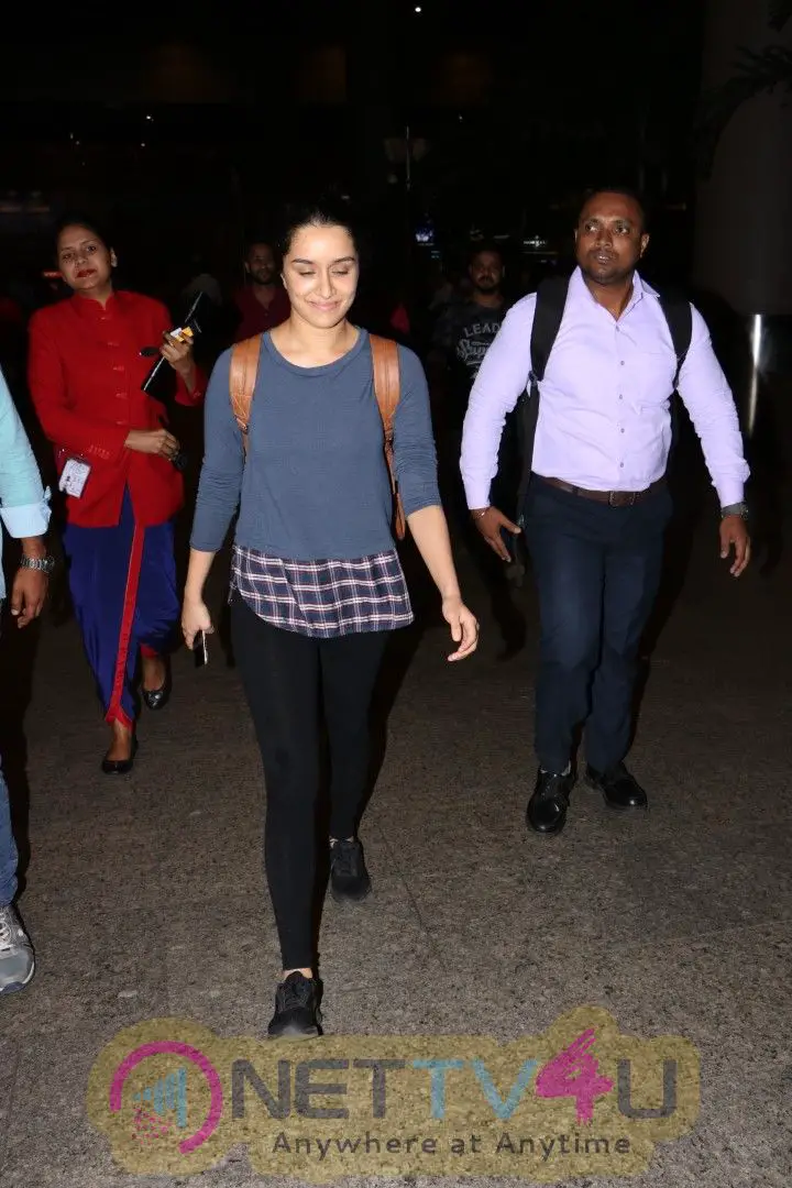 Shraddha Kapoor Spotted At Airport Pics Hindi Gallery