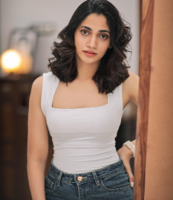 Losliya Mariyanesan Tamil Movie Actress